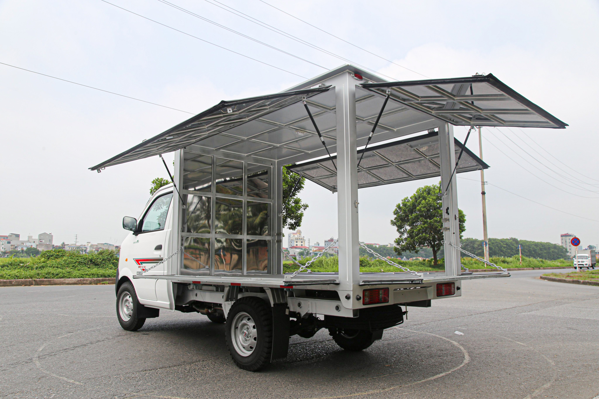 Kích thước thùng xe tải SRM K990 thùng kín cánh dơi