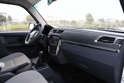 Nội thất xe tải SRM T35 thùng kín