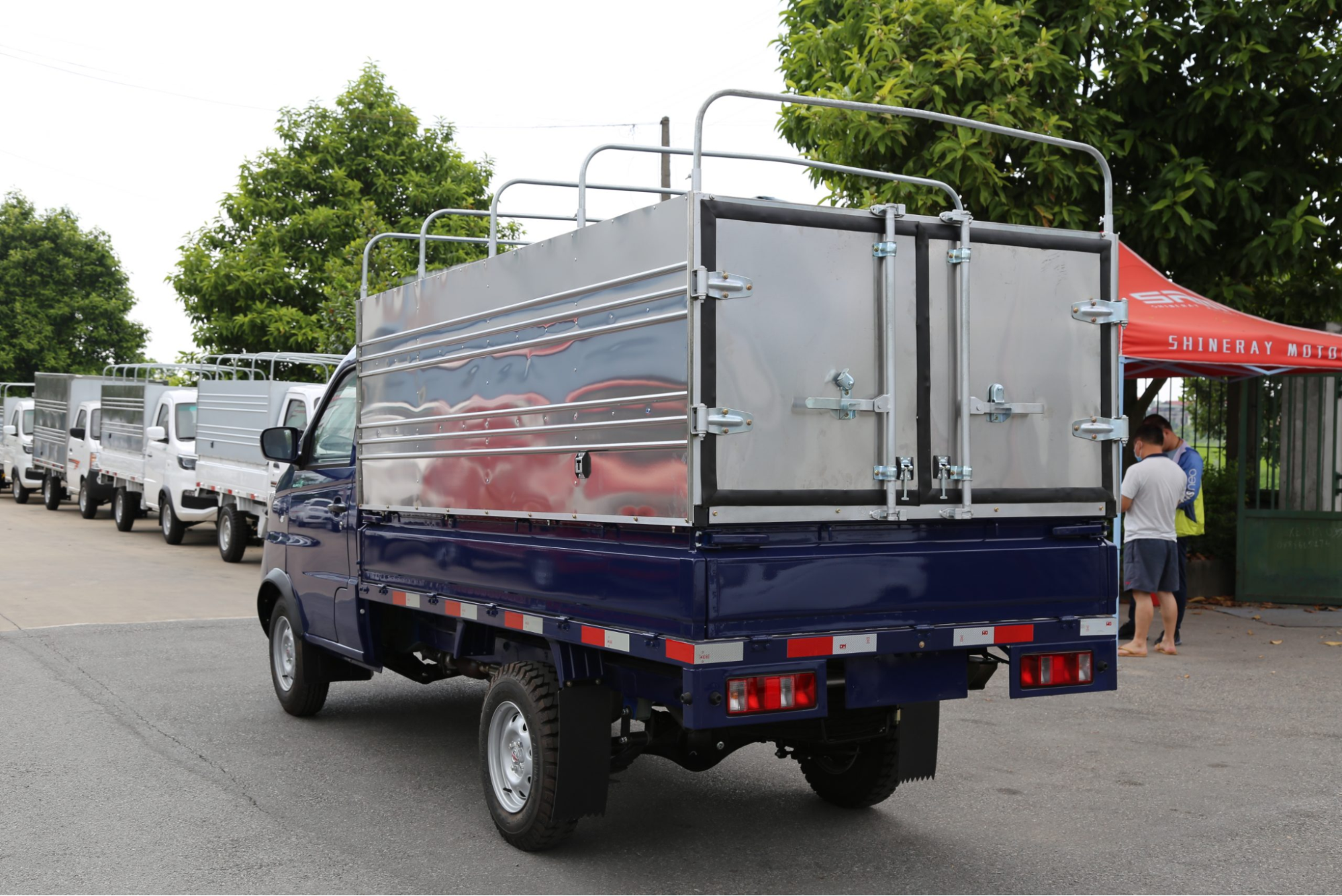 Kích thước thùng xe tải SRM T50 thùng mui bạt inox