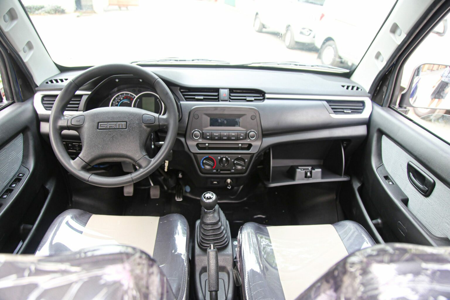 Nội thất xe tải Ben SRM T15